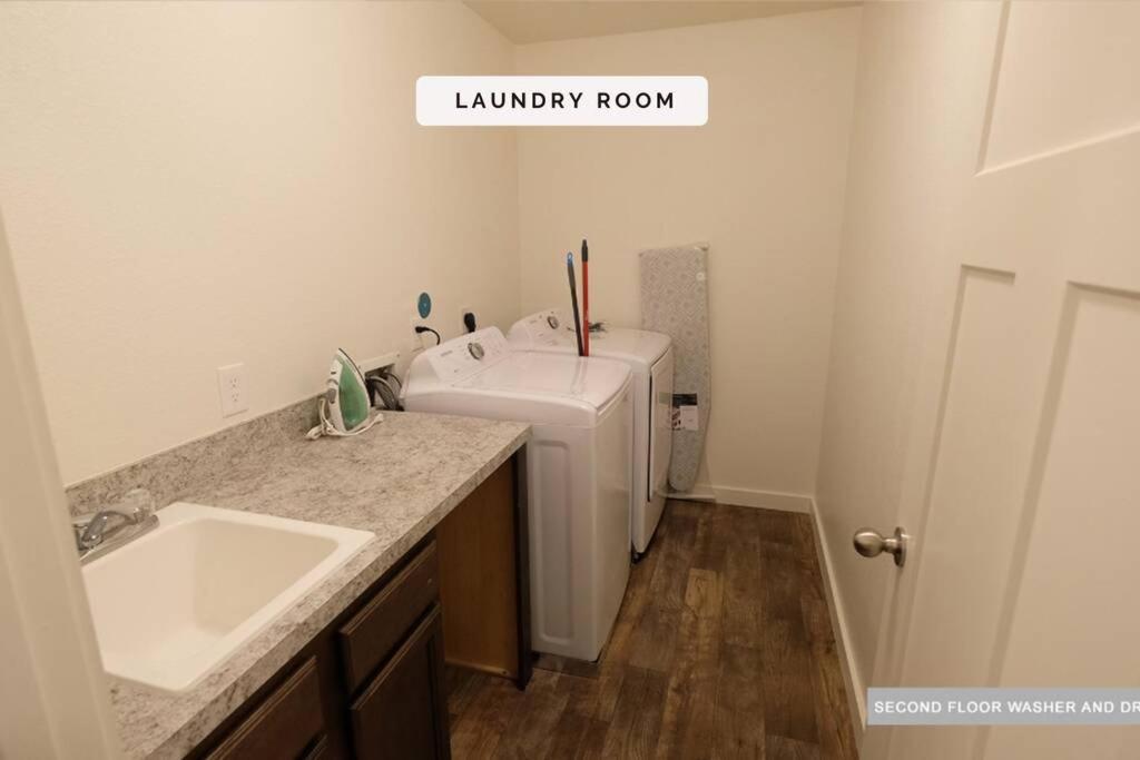 3 Story, 3 Bdrm, 4 Beds, 2 Bath, North Houston, Iah - 10B 빌라 외부 사진