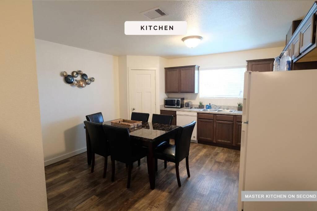 3 Story, 3 Bdrm, 4 Beds, 2 Bath, North Houston, Iah - 10B 빌라 외부 사진
